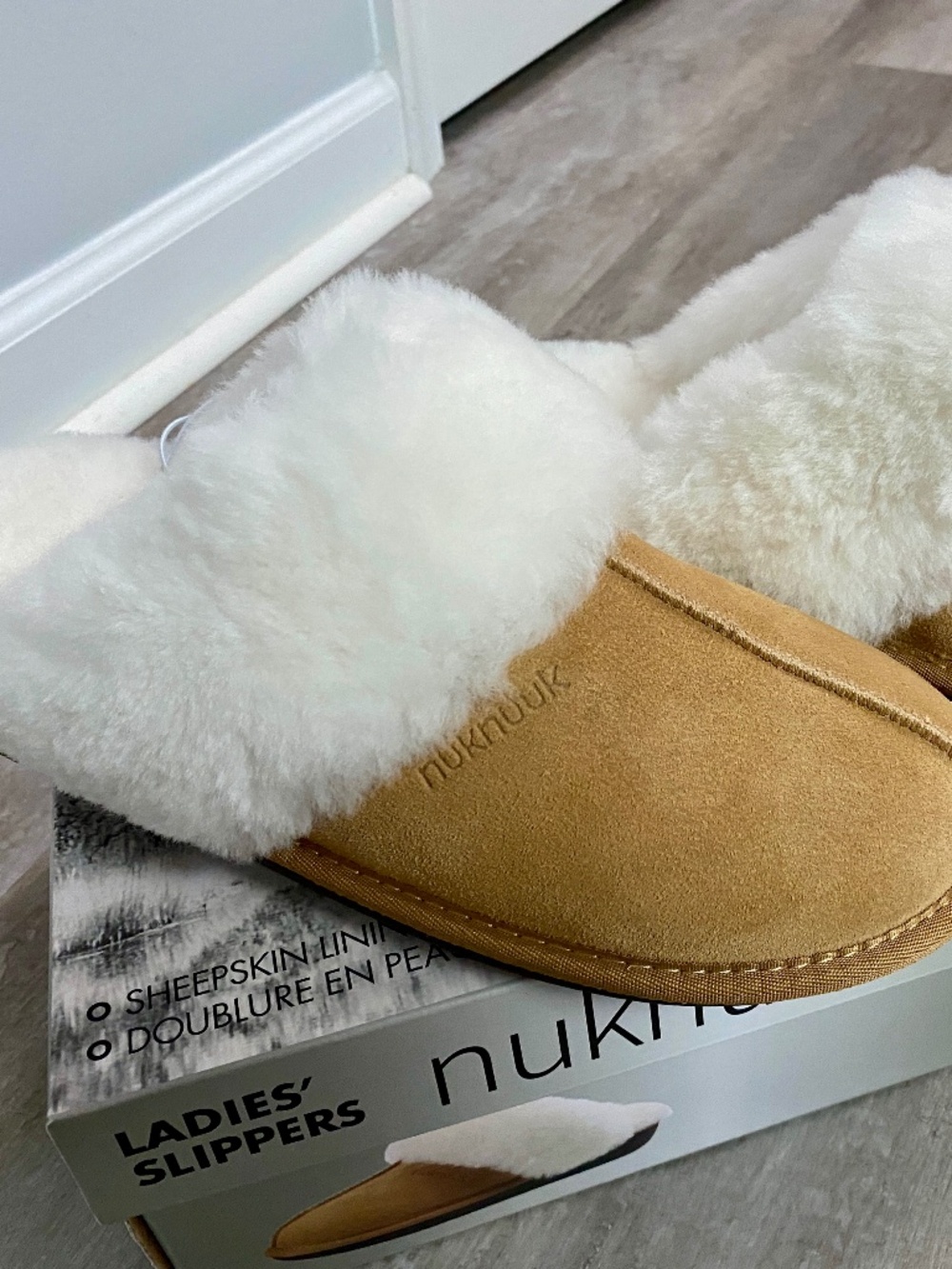 Ladies Nuknuuk Slippers Size 11 Suede Sheepskin NEW with Tags & Box - Picture 5 of 14
